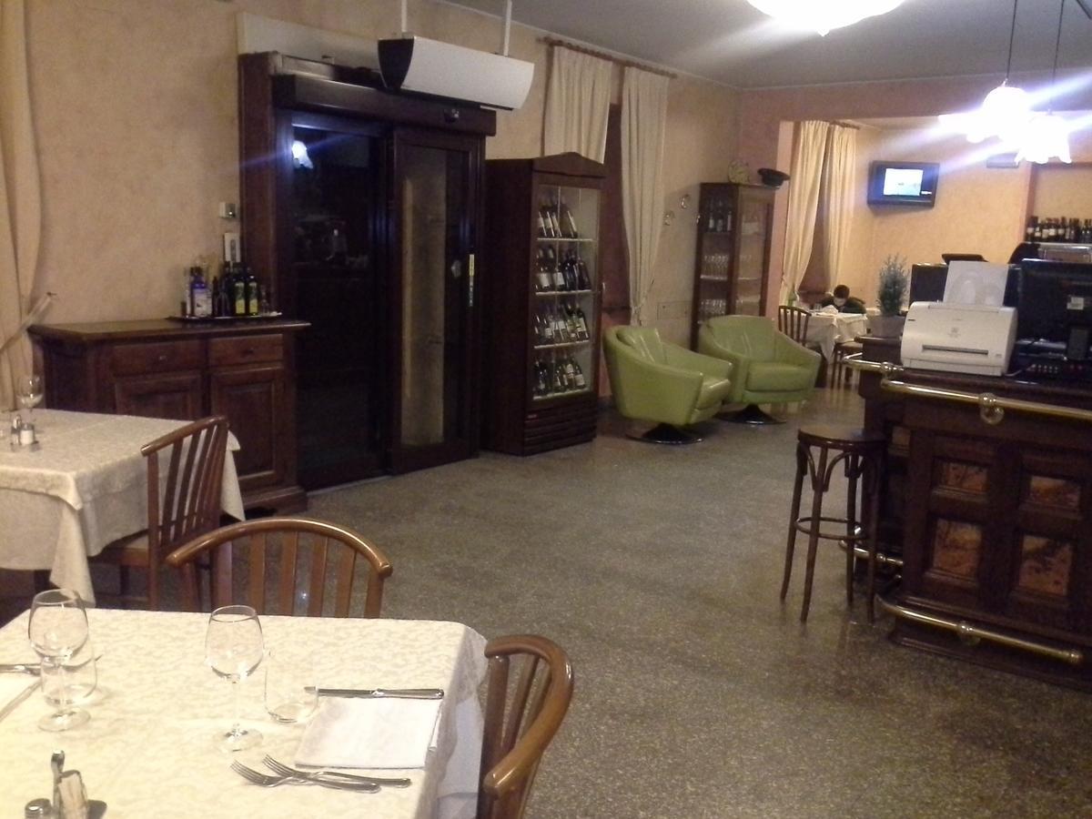 Hotel Ticino Ristorante Chierico Carbonara al Ticino Zewnętrze zdjęcie